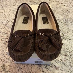 Coach size 6. Chestnut color, gently worn. No stains, odors, tears.